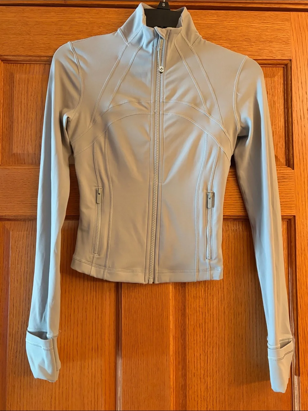Lululemon Women’s Define Cropped Mint Green Zipper Jacket w/zipper pockets Sz 2